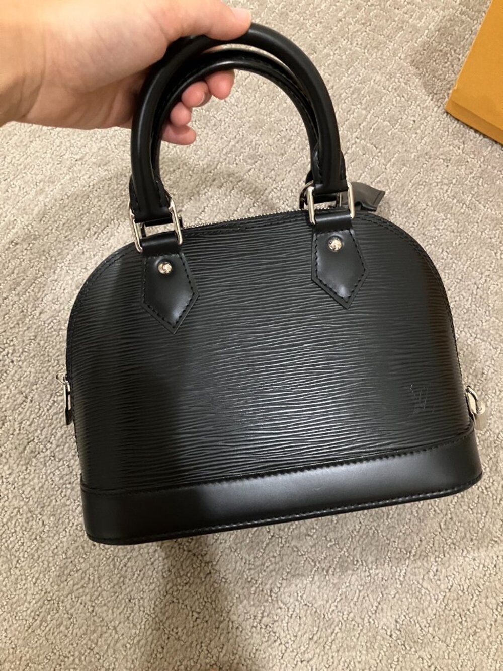 Louis Vuitton Black Epi Alma BB - Picture 2 of 6